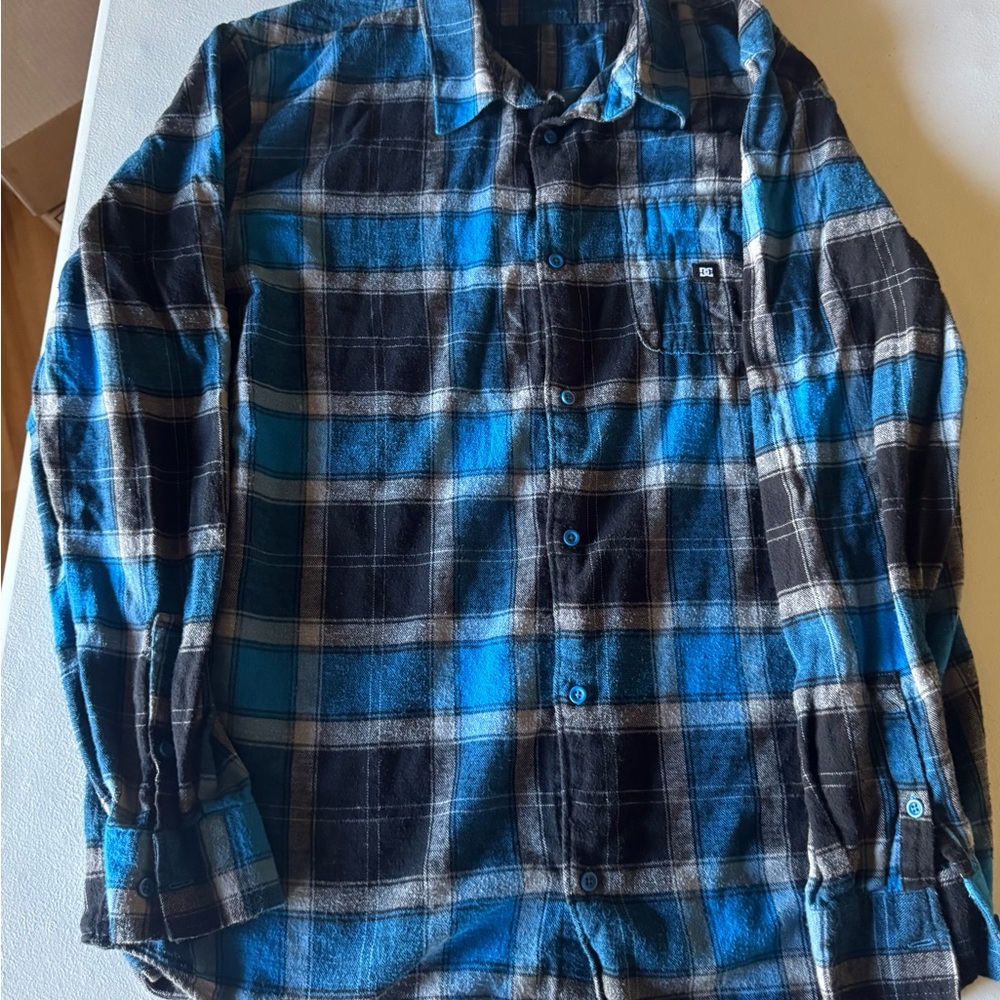 Dcshoes. Blue and Black Plaid Men's Shirt